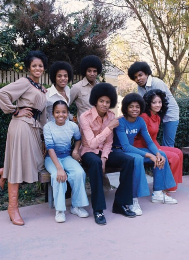 twixnmix: The Jackson siblings photographed by Neal Preston, 1977. (Top photo L-R)