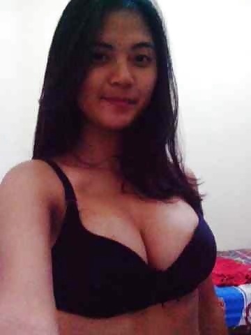 gadisgadis:  Beautiful face with great asset. Rate : 3/5 