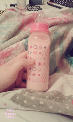 littleprincesschloe:  Pink milkies 🍼 