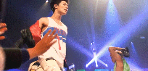  GIF - Taemin 윤도현의 MUST 태민   