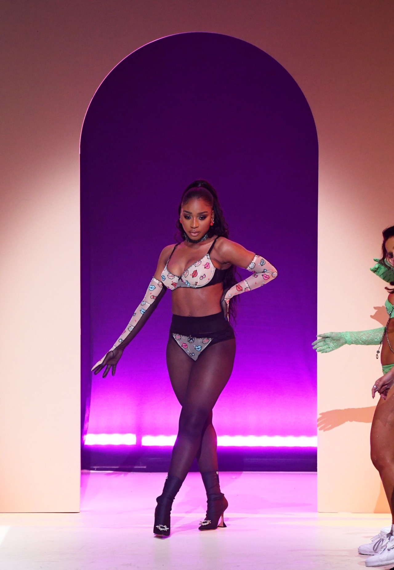 Spark Fashion Normani On Stage At The Savage X Fenty Show Spark Fashion Normani On Stage At The Savage X Fenty Show