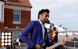 brad-pitt: Do you genuinely not know who The Beatles are?  Yesterday (2019) dir. Danny Boyle