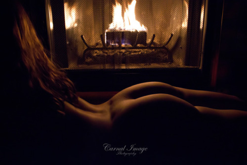 hold-me–down: Fireside with @carnalimage