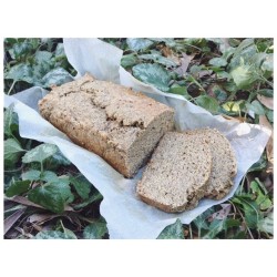 Baking creations are where it’s at.👌 This banana bread is vegan, oil free, sugar free and extremely delicious! Banana Bread recipe:  • Preheat oven to 180C • Mix 2T flax meal with 6T water • In a large bowl combine 2 cups wholemeal flour, 1 1/2