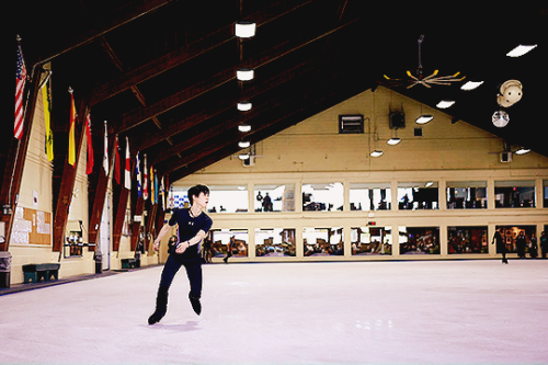 magicaleggplant: Yuzuru Hanyu - Open practice at Cricket Club, 9/2016 (x)