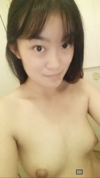dyb-yy: 本人现在坐标沈阳，出来玩。求个人当面射屏，直接射我手机上就行。海量照片，多数露脸。有意私聊。