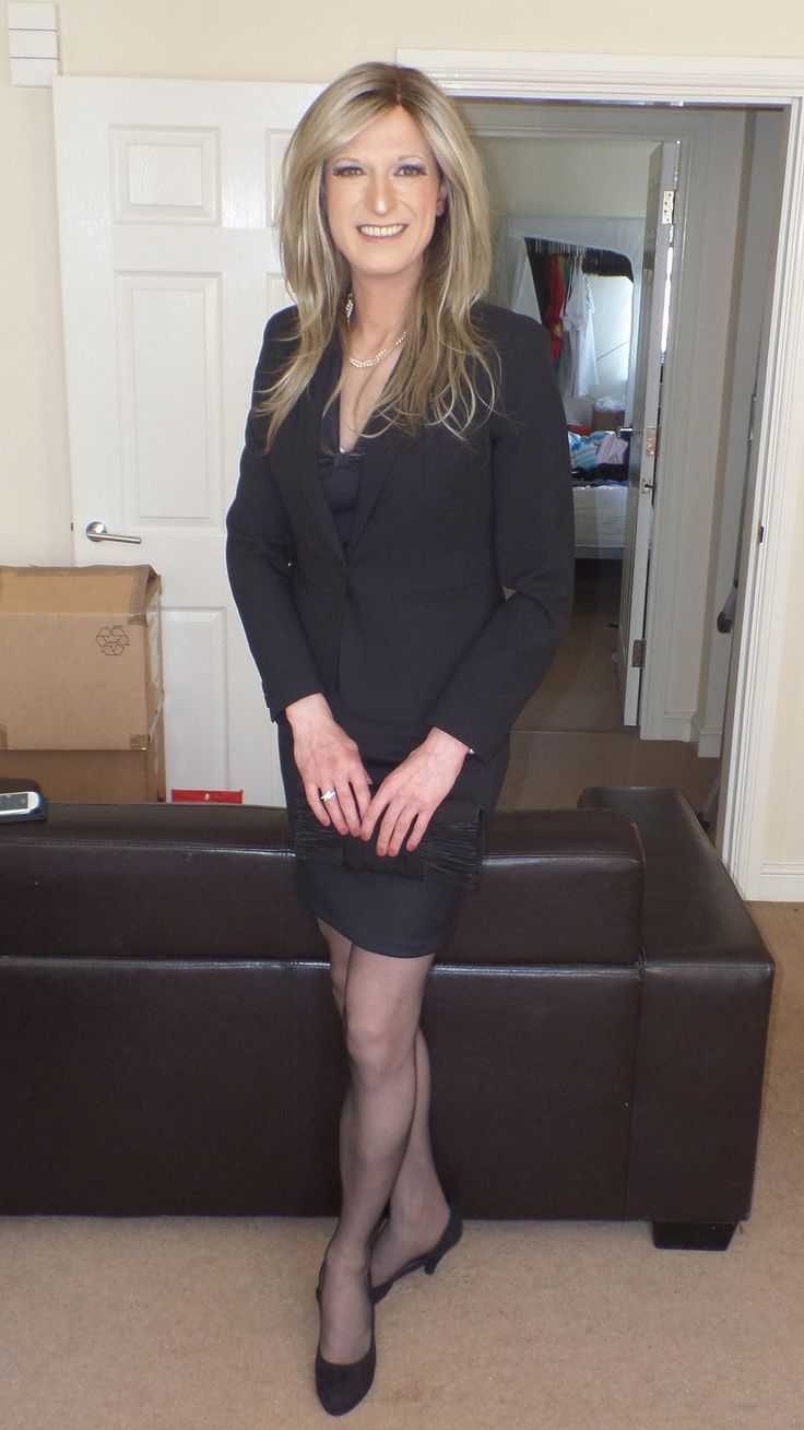 paulaboner:  In her 3rd week now as a TV Wife you can tell she is settling into the