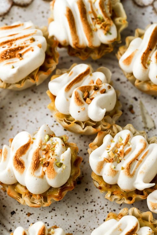 sweetoothgirl:    Pistachio Cream Pies