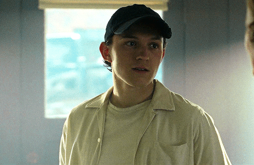luke-patterson:“What I’m about to do, I do because I have to. Not because I want to.”Tom Holland as 