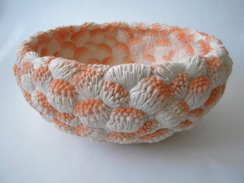 thedesigndome: Exquisite Ceramic Sculptures by Hitomi Hosono Link: Ceramic artist Hitomi Hosono