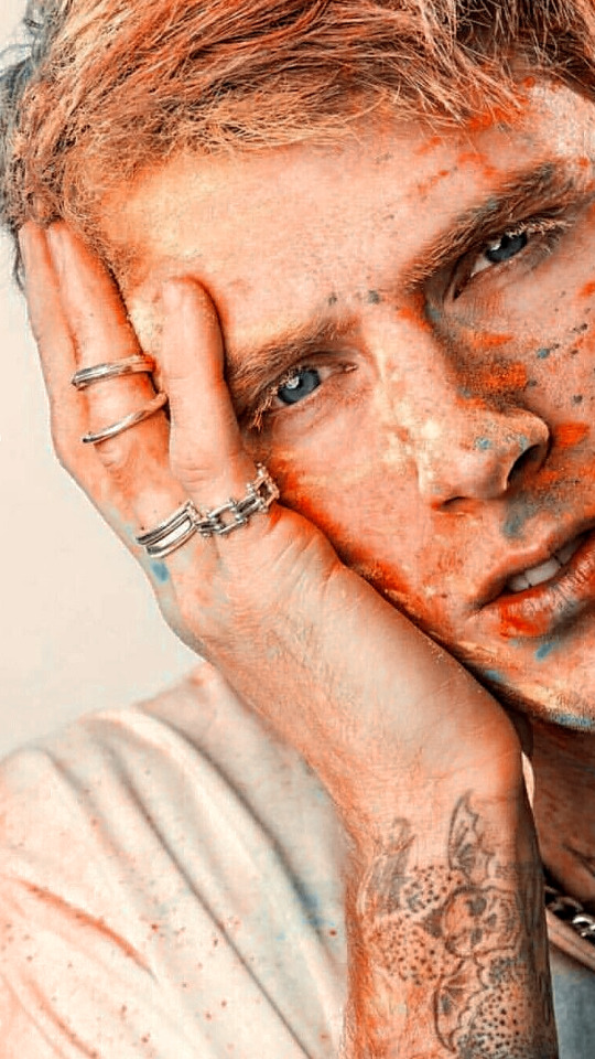 Machine Gun Kelly Lockscreens