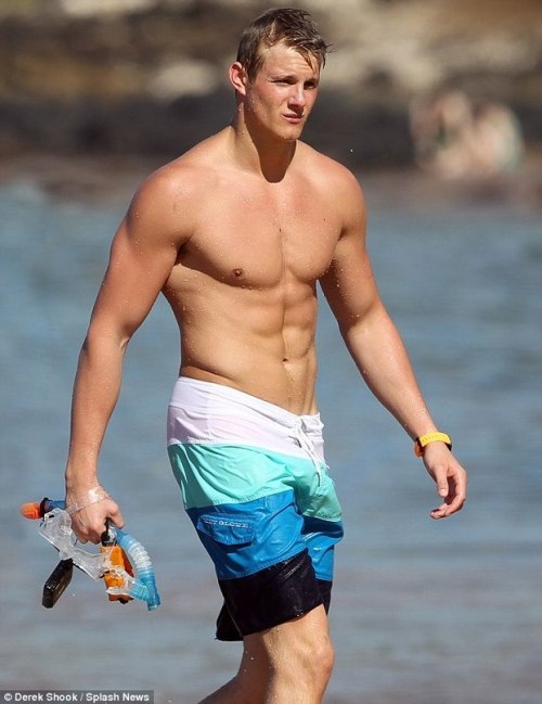 Sex Alexander Ludwig http://hotmusclejockguys.blogspot.com/2014/06/alexander-ludwig.html pictures