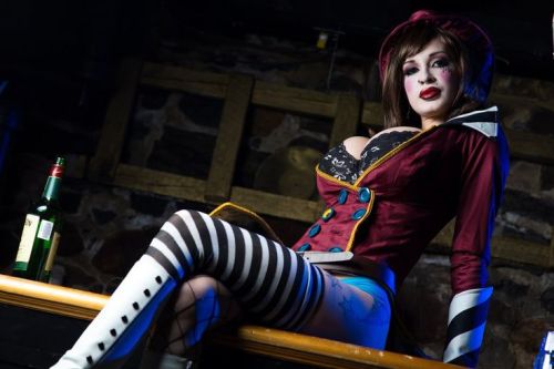 cosplaysleepeatplay:  Ariane-Saint-Amour as Mad Moxxi from Borderlands