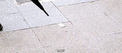 harley-quinn:#remember when thor thought loki had turned himself into a piece of paper