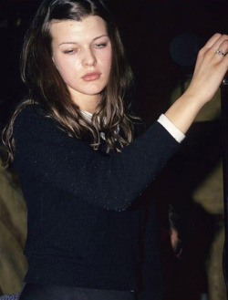 sekx:   Milla Jovovich