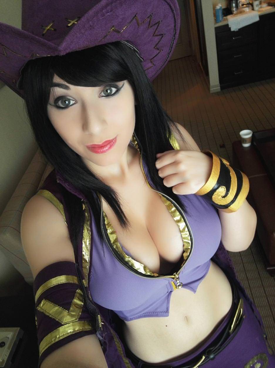 chickcosplay:  Giada Robin as Nico Robin (One Piece) https://ift.tt/2GSQSaA