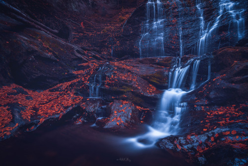 te5seract:    Moss Glen Falls - IR &  Moss Glen Falls  by  GoMustang - 奔驰野马