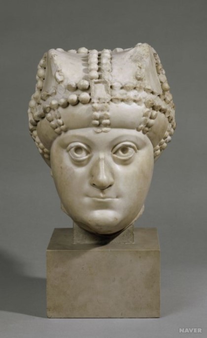 Portrait head of Empress in Lateran-Louvre (‘Ariadne-Amalasuntha’) type. Late fifth to e