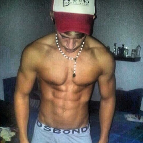 https://sexyboysbeingsexy.tumblr.com/post/119528397064