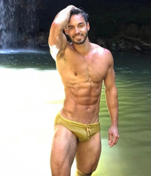 gaymadridboy:    I love men with a beard (Part 2438)