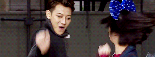 dazzlingkai:  dancewithsunnybunny:  thatkpopfan:  What is this even from  werk gull