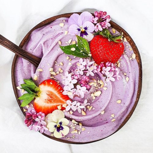 avidofood: I had a dream that someday I would just fly, fly away (with this nicecream bowl of course