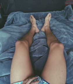 savvyifyanasty:  negritojosh:  Legs&gt;  &gt; I’m only looking at one thing. 