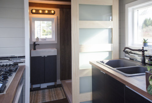 tinyhousecollectiv:  The Fox Sparrow (160 Sq Ft)