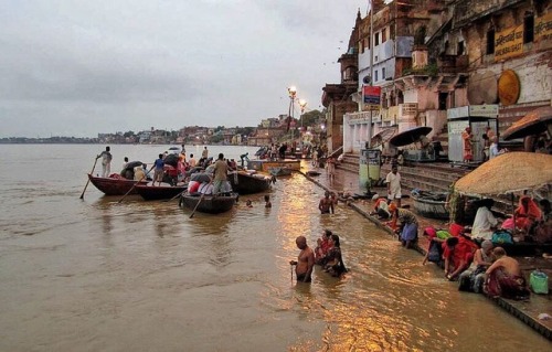 #varanasi #ganga #people #life #kashi #banaras #benares (at Varanasi, India)