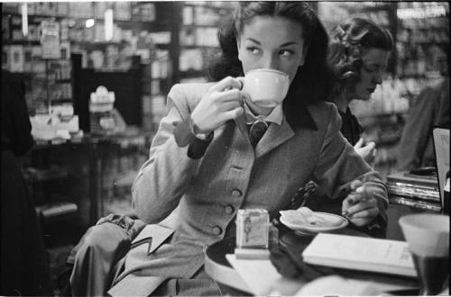 photo-reactive:New York. Rosemary Williams drinking coffee, 1949. Photos by Stanley Kubrick.