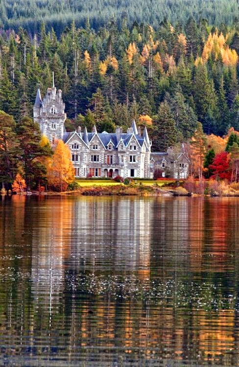 bonitavista:  Ardverikie, Scotland photo via avery 
