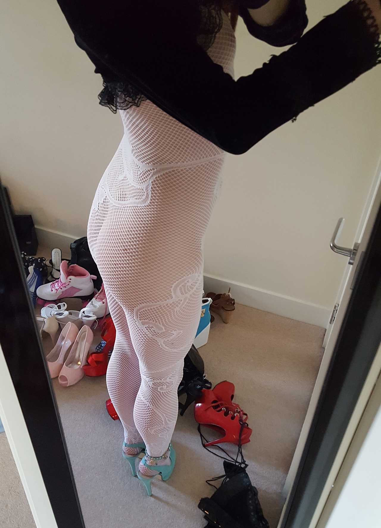 mainlyusedforwalking:  Patreon picked these shoes! - it was kinda cool having a starting