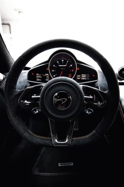 vistale:  McLaren 650S | via