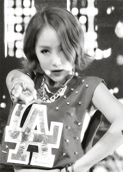 yeowangs:  #THROWBACK: Miso - Oppa you’re mine for heeyeon-s 