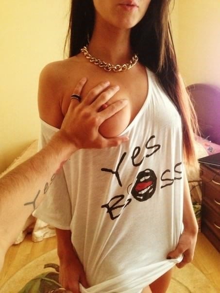 http://showmeyourboobs.tumblr.com/post/114033154178