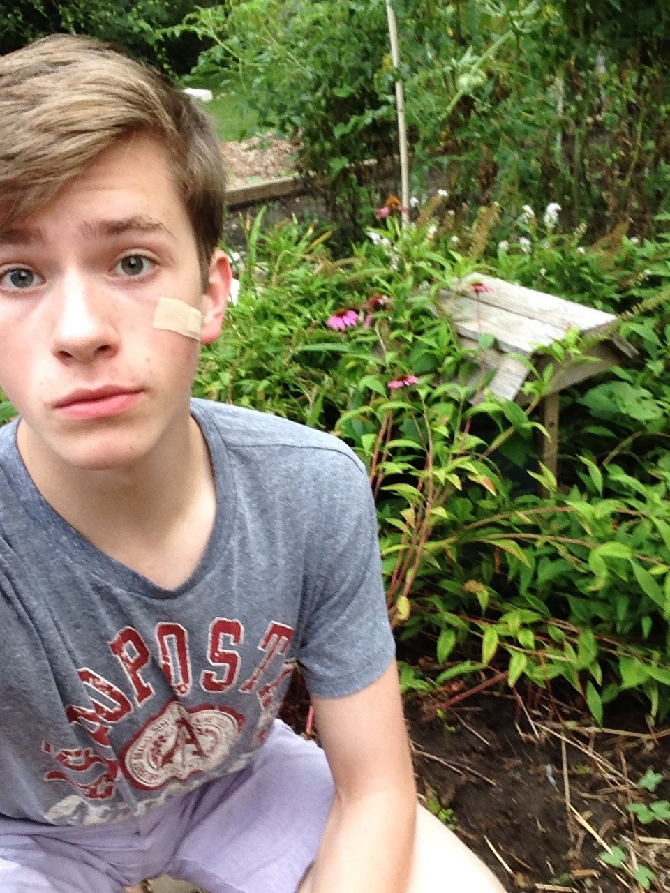 bacteriia:  themagicraunch:  themagicraunch:  Guys don’t mind the awful shirt but