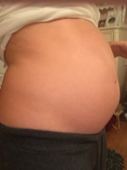 lilsisbigbelly:  feeling quite big and bloated