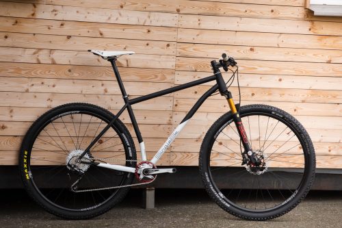 SingleBe Black&amp;White 29er (via SingleBe)