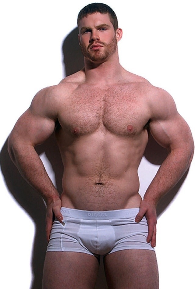 sexysmalldicks:beardedhardman:Not much of