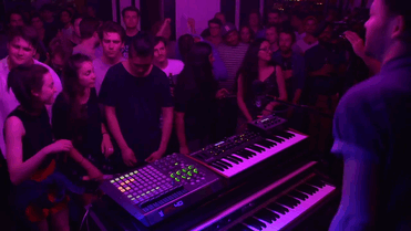 music4thebasshead:  Taylor McFerrin RBMA x Boiler Room Present: Chronicles 001 Live Set 