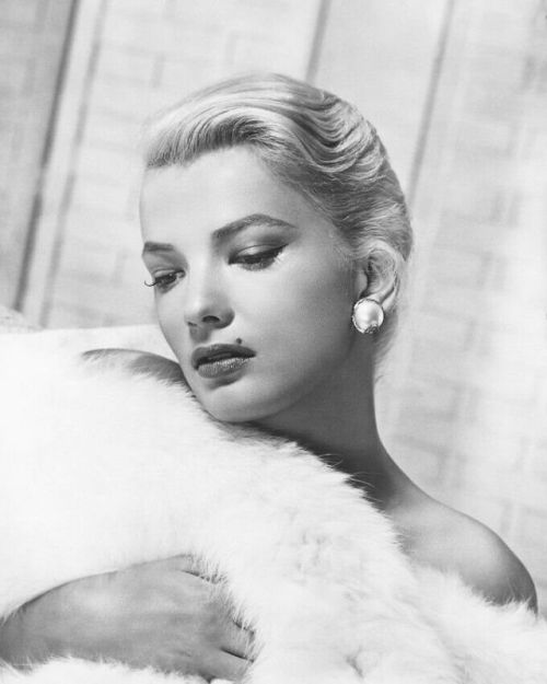 vintageeveryday: Photos of Gena Rowlands in the 1950s and ’60s.