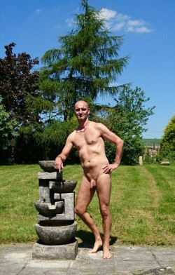 Les hommes naturistes