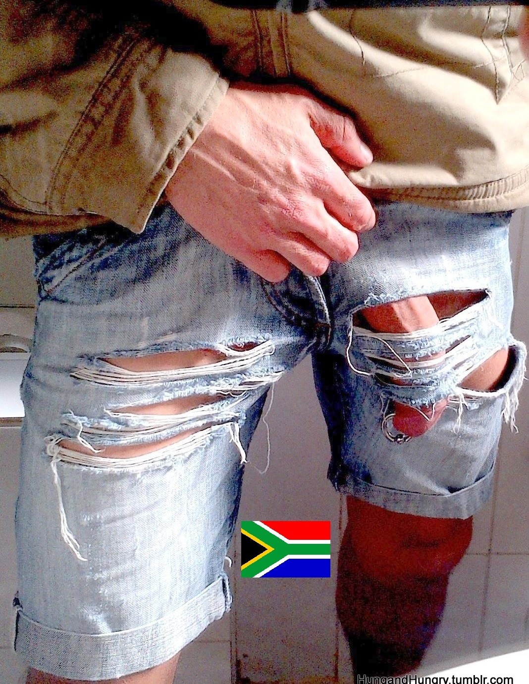 shinningrainbow:  hungandhungry:  South Africa - big uncut schlong poking out of
