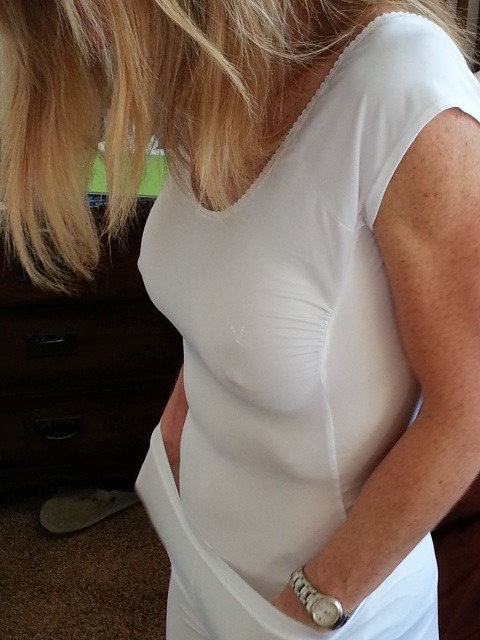 icetrey47:yourfavtaboo:utdomlove:ctrmaybe:Mormon milfMILF- Mormon I’d love to fuck! Garment Alert!Ve