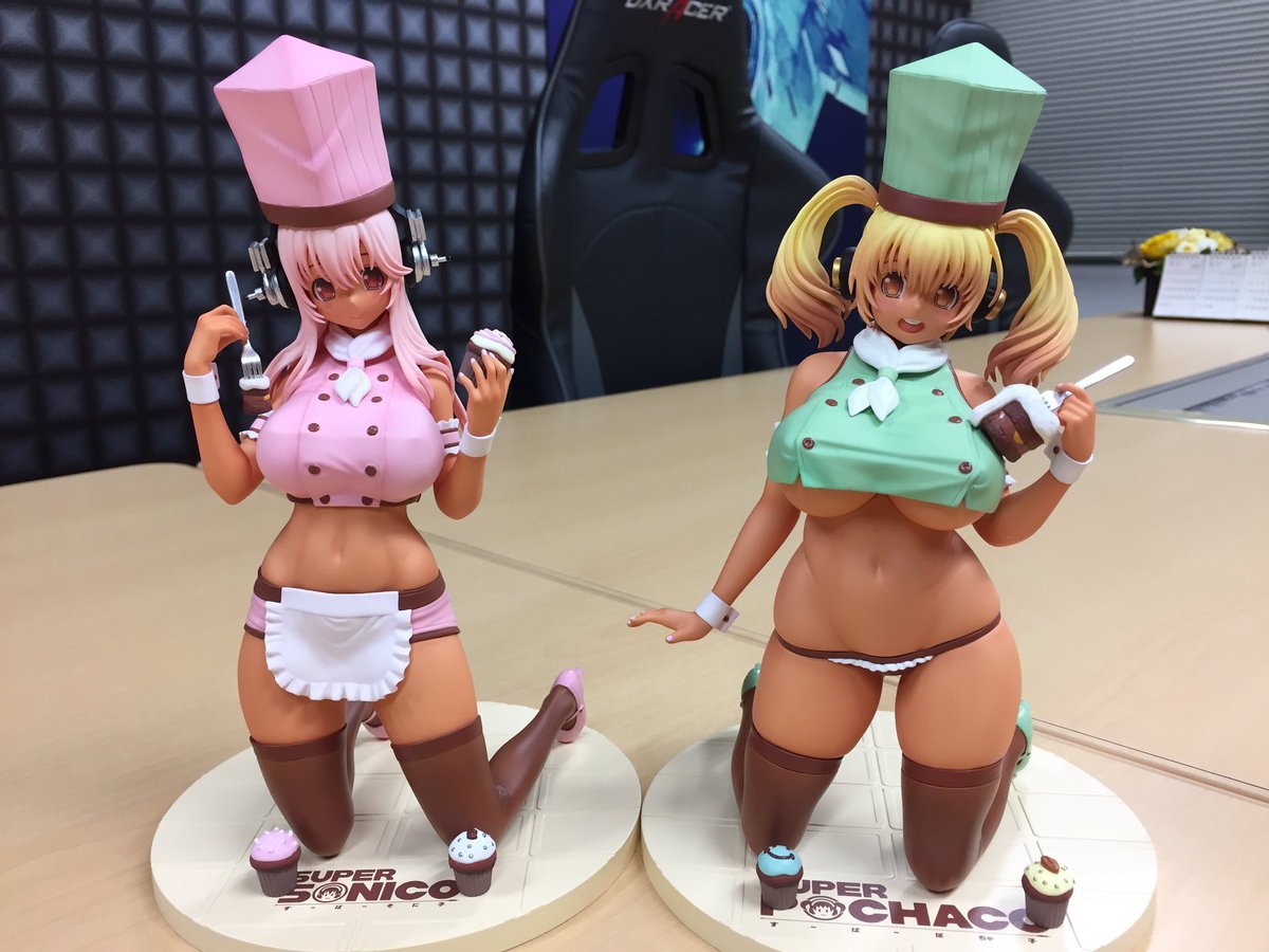 ohnoraptors:  キャラアニさんのパティシエそに子&amp;ぽちゃ子日焼けバージョンの彩色監修中です！(^○^)このギャル感⭐️ 