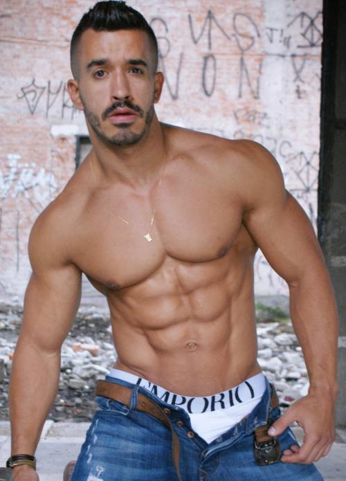 brazilmen: brazilian escort Henrique Paris brazilmenblog.blogspot.com.br nudestuds.tumblr.com 