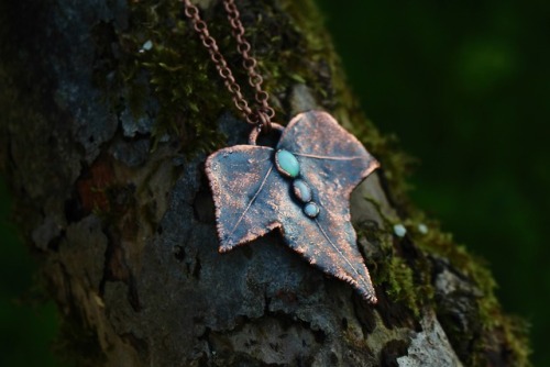 Real ivy leaf dipped in copper and adorned with little opals ✨Available at www.moonchildmetals.etsy.