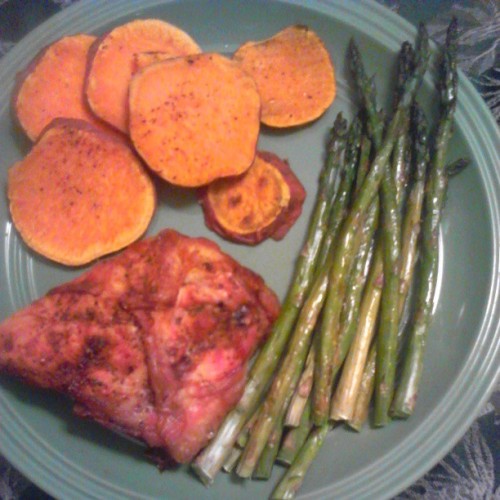 Finally dinner after gym and soccer practice&hellip;took 30 min. Baked chicken, sweet potato coins a