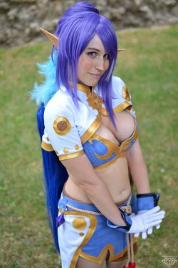 cosplayiscool:  Judith by BlueBlackDiamond