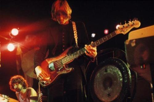 more-relics:Roger Waters 1970 (credit: magdalinski)